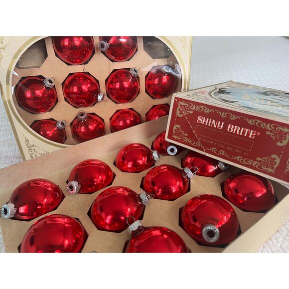 Vintage Christmas Ornaments 2.5" Red Shiny Brite Glass Balls in Original Box - Picture 1 of 10